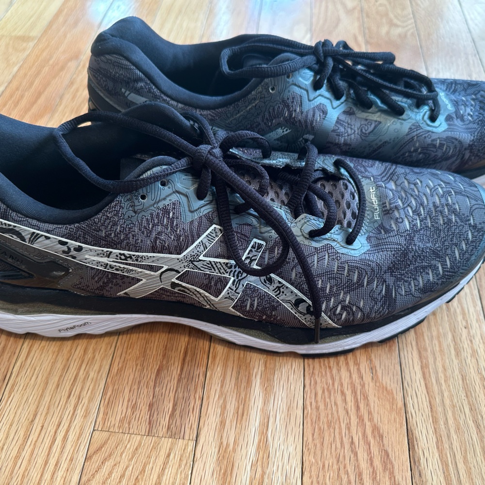 ASICS Black and Gray Running Shoes size 13.5